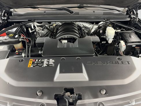 Used 2017 Chevrolet Suburban LT image 11