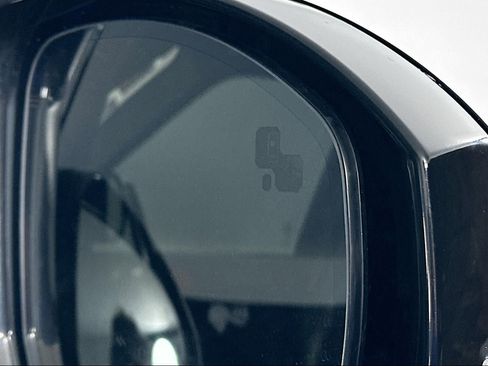 Used 2016 Land Rover Range Rover Supercharged image 11