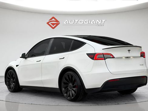 Used 2022 Tesla Model Y Performance image 8