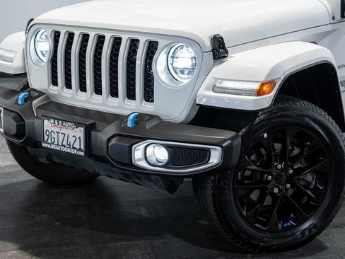 Used 2023 Jeep Wrangler Unlimited Sahara w/ Cold Weather Group AWD/4WD image 10