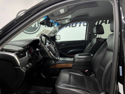 Used 2018 Chevrolet Suburban Premier AWD/4WD image 12