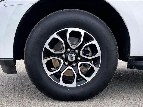 Certified 2024 Ford Expedition XLT image 34