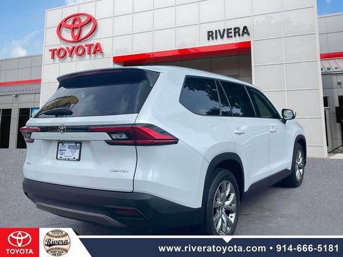 Certified 2024 Toyota Grand Highlander AWD image 7