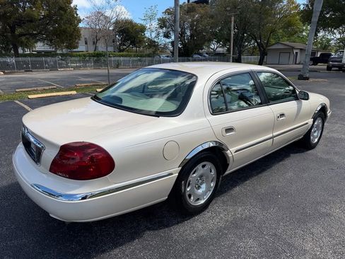 Used 1998 Lincoln Continental image 4
