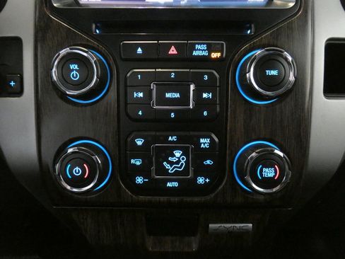 Used 2013 Ford F150 Lariat w/ Mid Equipment Group AWD/4WD image 15