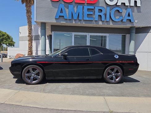 Used 2014 Dodge Challenger R/T Plus RWD image 3