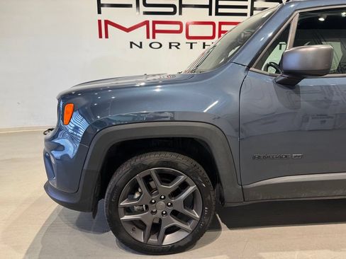 Used 2021 Jeep Renegade Latitude AWD/4WD image 3