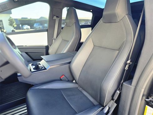 Used 2024 Tesla Cybertruck AWD Crew Cab image 20