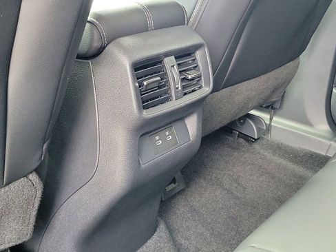 Used 2025 Nissan Murano SV image 18