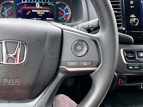 Used 2022 Honda Pilot Sport image 11