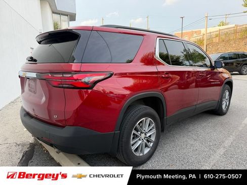 Used 2023 Chevrolet Traverse LT AWD/4WD image 2
