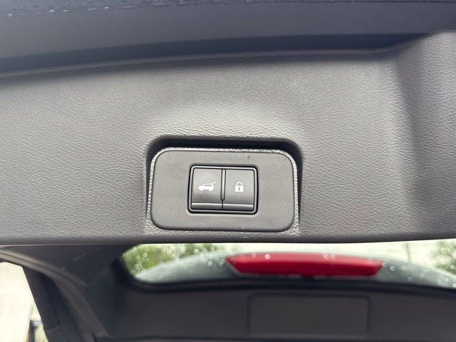Used 2023 Nissan Rogue SL AWD/4WD image 23