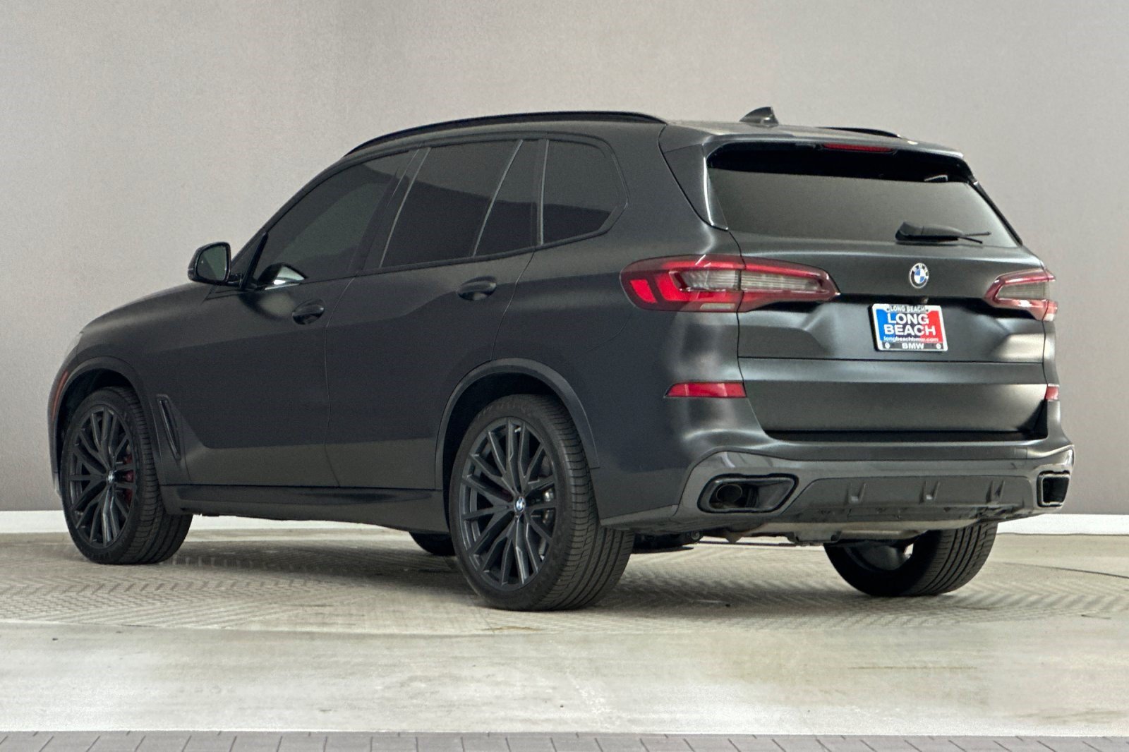 Used 2022 BMW X5 xDrive40i w/ M Sport Package AWD/4WD image 3