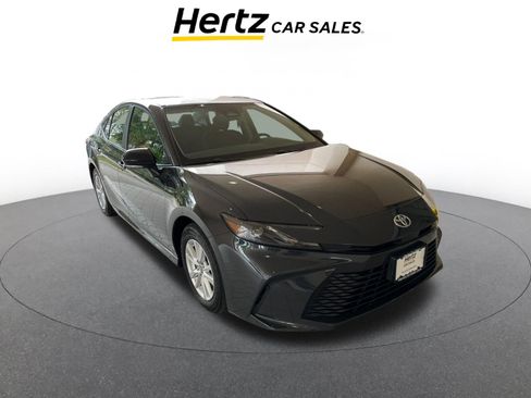 Used 2025 Toyota Camry LE image 1