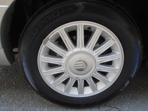 Used 2010 Mercury Grand Marquis LS image 29