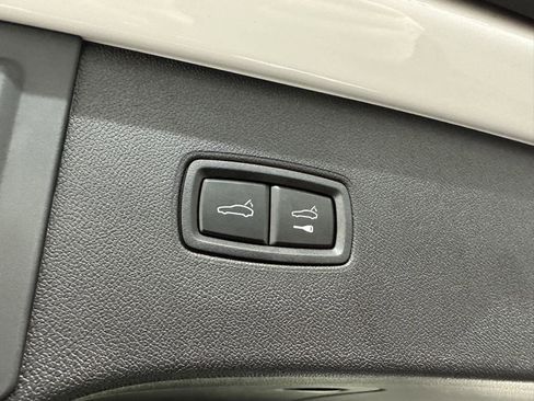 Certified 2025 Porsche Cayenne image 37