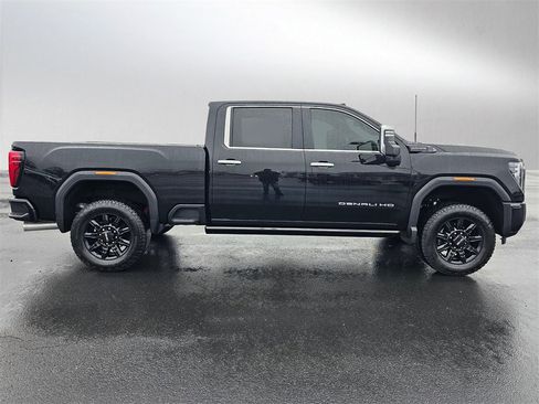 Used 2025 GMC Sierra 2500 Denali Ultimate image 6