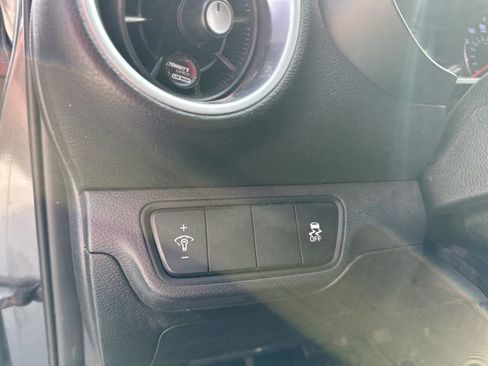 Used 2023 Kia Forte LXS image 5