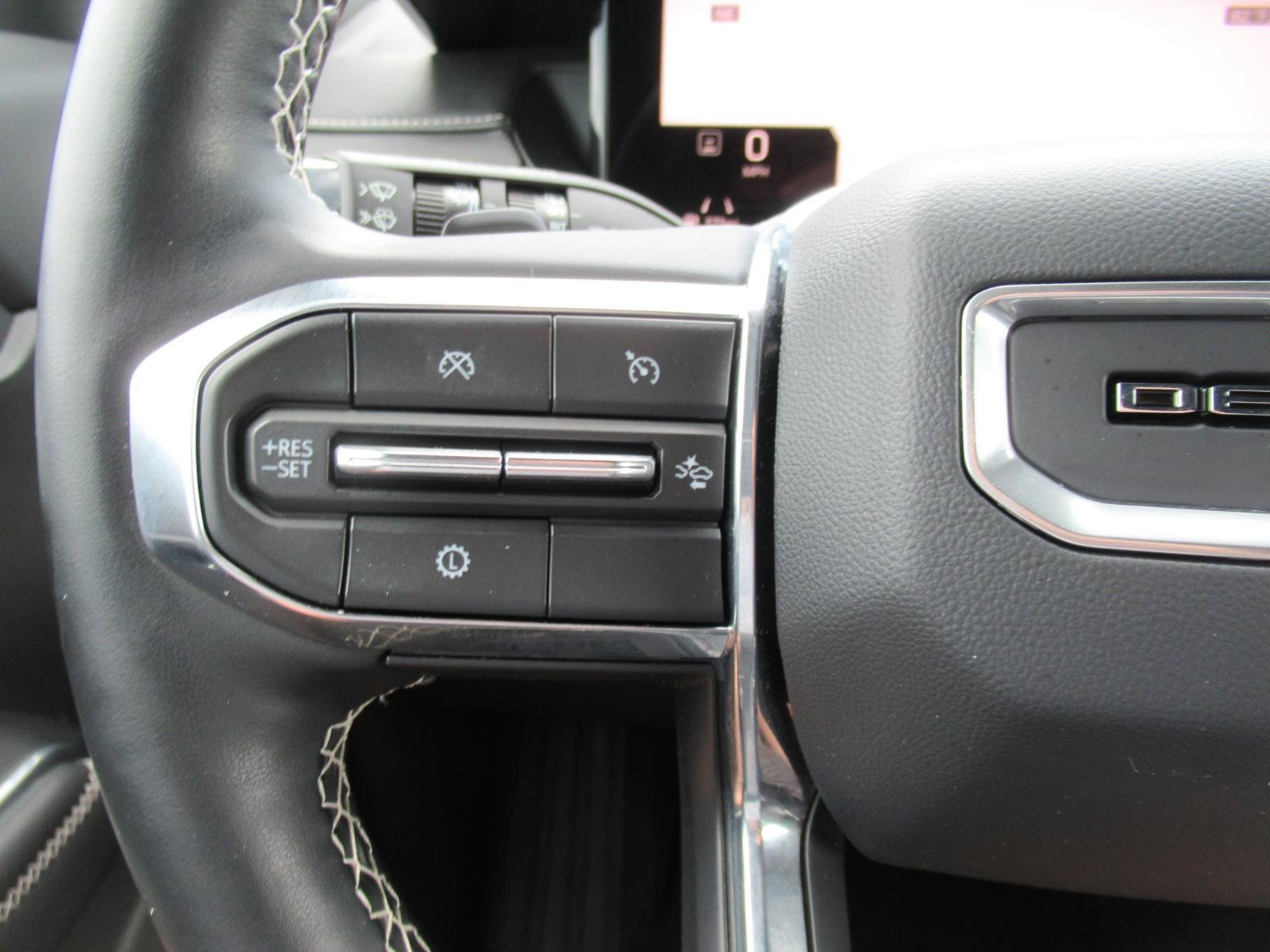 Used 2025 GMC Acadia Denali FWD image 25