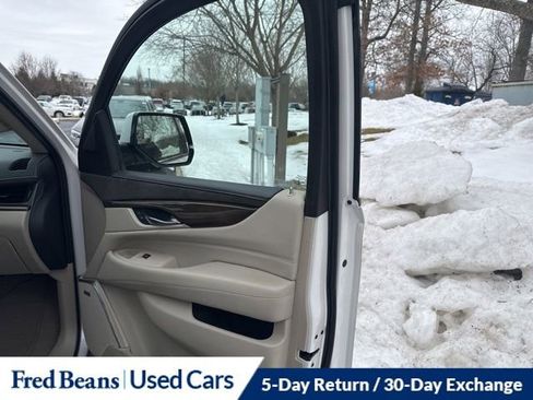 Used 2020 Cadillac Escalade ESV Luxury image 17