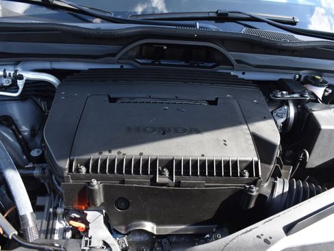 Certified 2025 Honda Pilot Black Edition image 40