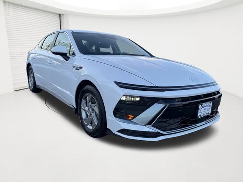 Certified 2025 Hyundai Sonata SE FWD image 3