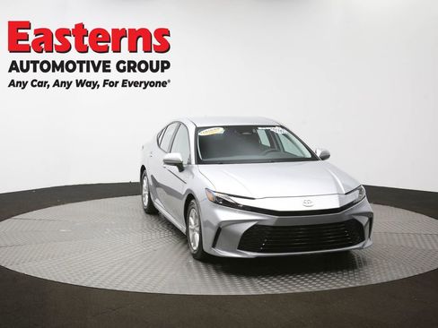 Used 2025 Toyota Camry LE image 53