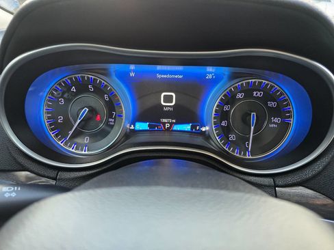 Used 2019 Chrysler 300 Touring w/ Sport Appearance Package image 14