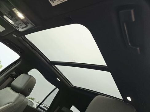 Used 2023 Chevrolet Tahoe Z71 w/ Off-Road Capability Package AWD/4WD image 6