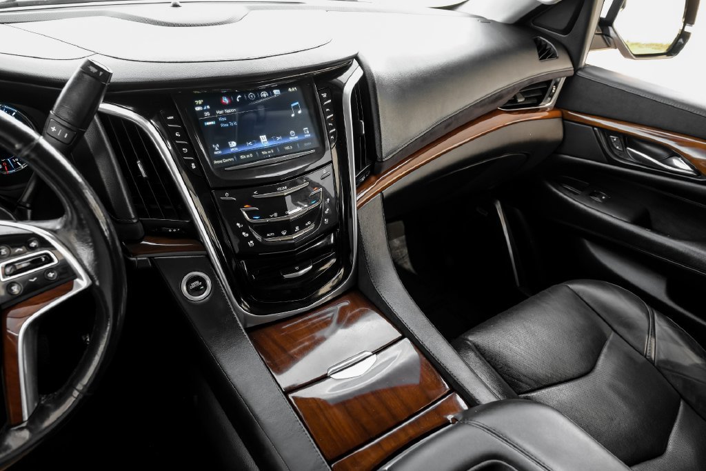 Used 2019 Cadillac Escalade ESV Premium Luxury RWD image 23