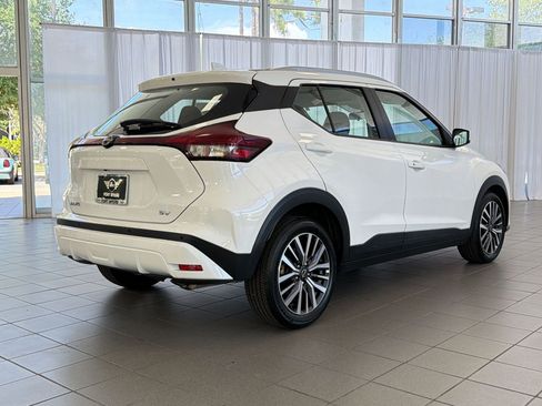 Used 2023 Nissan Kicks SV FWD image 9