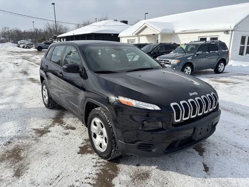 Used 2016 Jeep Cherokee Sport w/ Cold Weather Group image 2