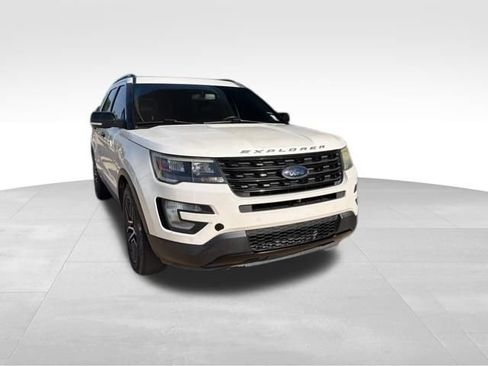 Used 2016 Ford Explorer Sport w/ Equipment Group 401A AWD/4WD image 4