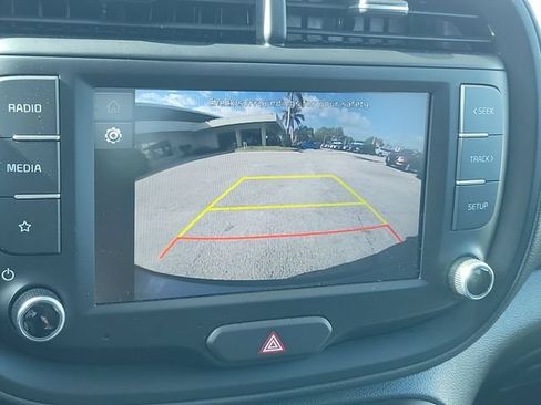 Used 2025 Kia Soul LX FWD image 28