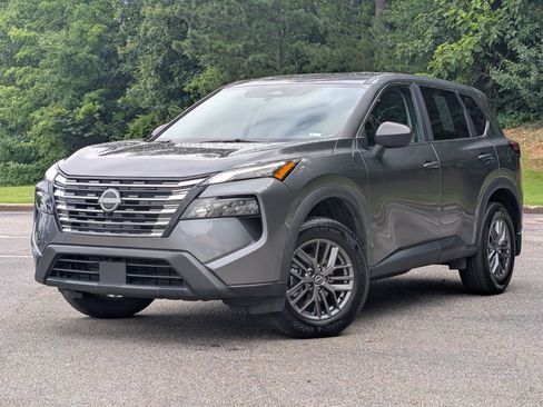 Used 2025 Nissan Rogue S AWD/4WD image 4
