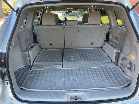 Used 2019 Toyota Highlander LE image 15