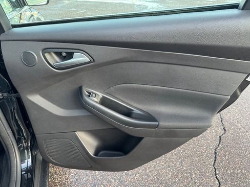 Used 2014 Ford Focus Titanium image 28