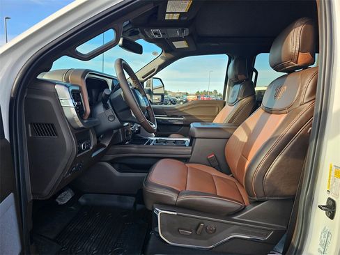 Used 2026 Ford F450 King Ranch w/ FX4 Off-Road Package image 11