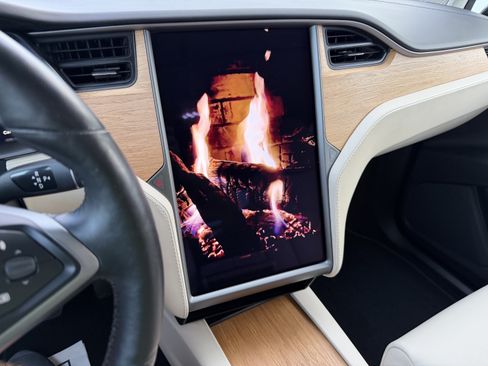 Used 2018 Tesla Model X 100D AWD/4WD image 21