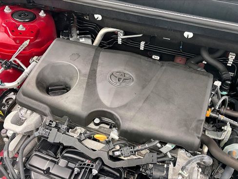 Used 2025 Toyota RAV4 XLE AWD/4WD image 35