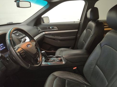Used 2017 Ford Explorer XLT w/ Equipment Group 202A image 17