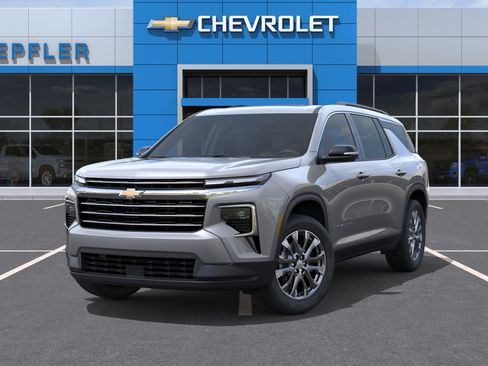 New 2026 Chevrolet Traverse LT w/ Sun and Wheel Package AWD/4WD image 6