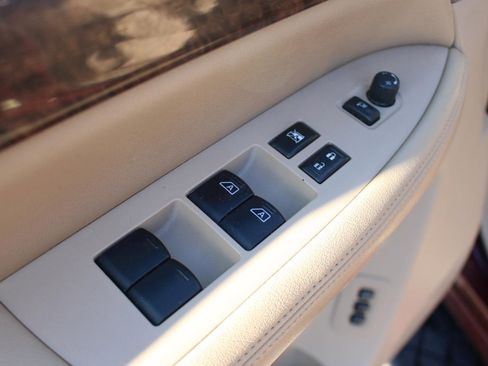 Used 2011 Nissan Armada Platinum w/ 2nd Row Captain Seat Pkg image 12