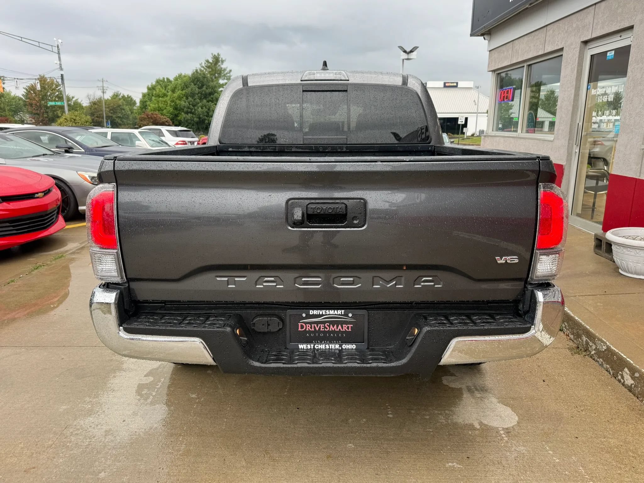 Used 2022 Toyota Tacoma TRD Off-Road AWD/4WD image 8