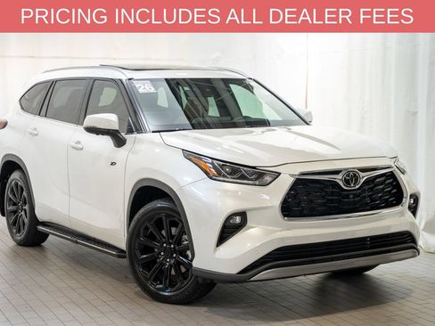 Used 2026 Toyota Highlander Platinum AWD/4WD image 1