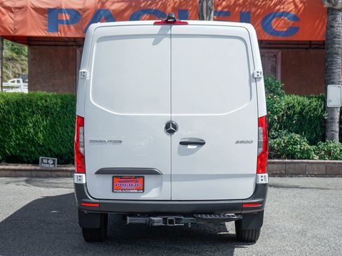 Used 2024 Mercedes-Benz Sprinter 2500 image 7