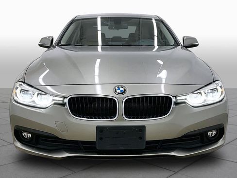 Used 2018 BMW 320i Sedan RWD image 4