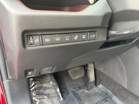 Used 2024 Toyota RAV4 Limited image 28