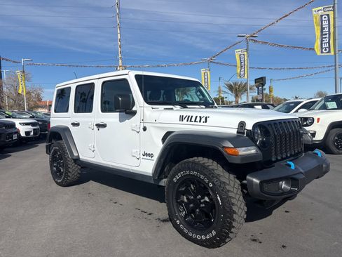 Used 2023 Jeep Wrangler Unlimited image 3