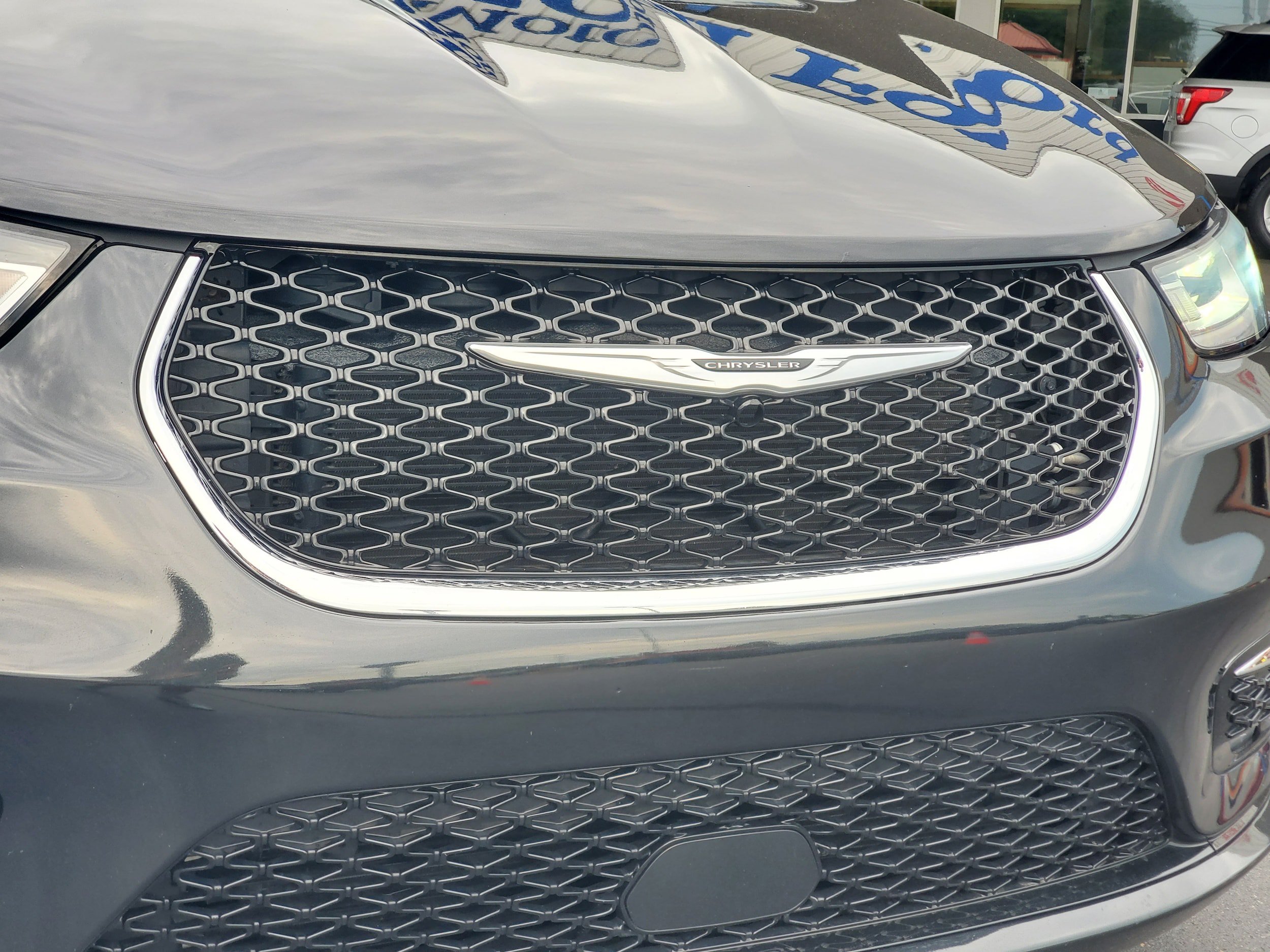 Used 2022 Chrysler Pacifica Touring-L FWD image 7